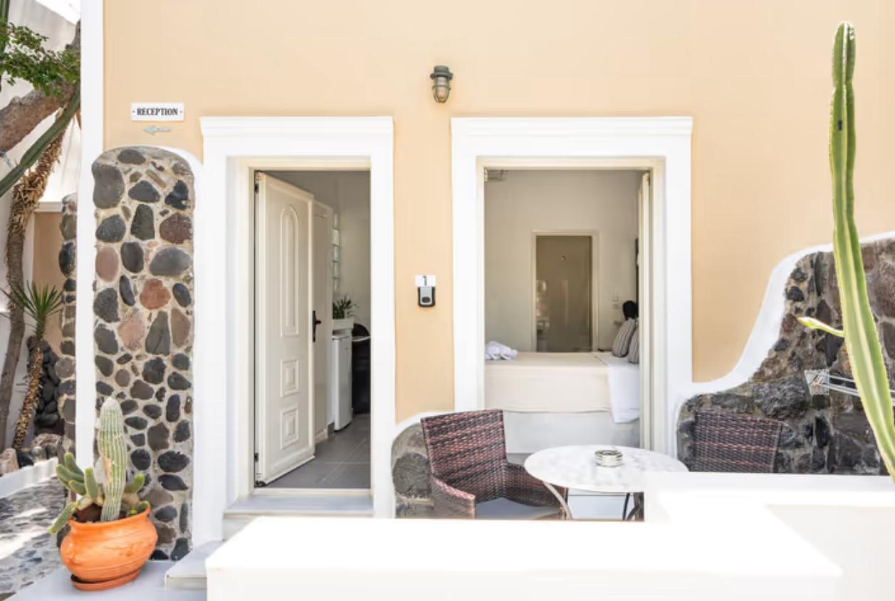 Danae Villa — Reception